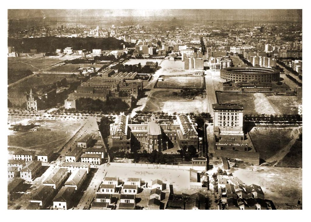 Fotografía aérea de la calle Doctor Esquerdo en 1925.