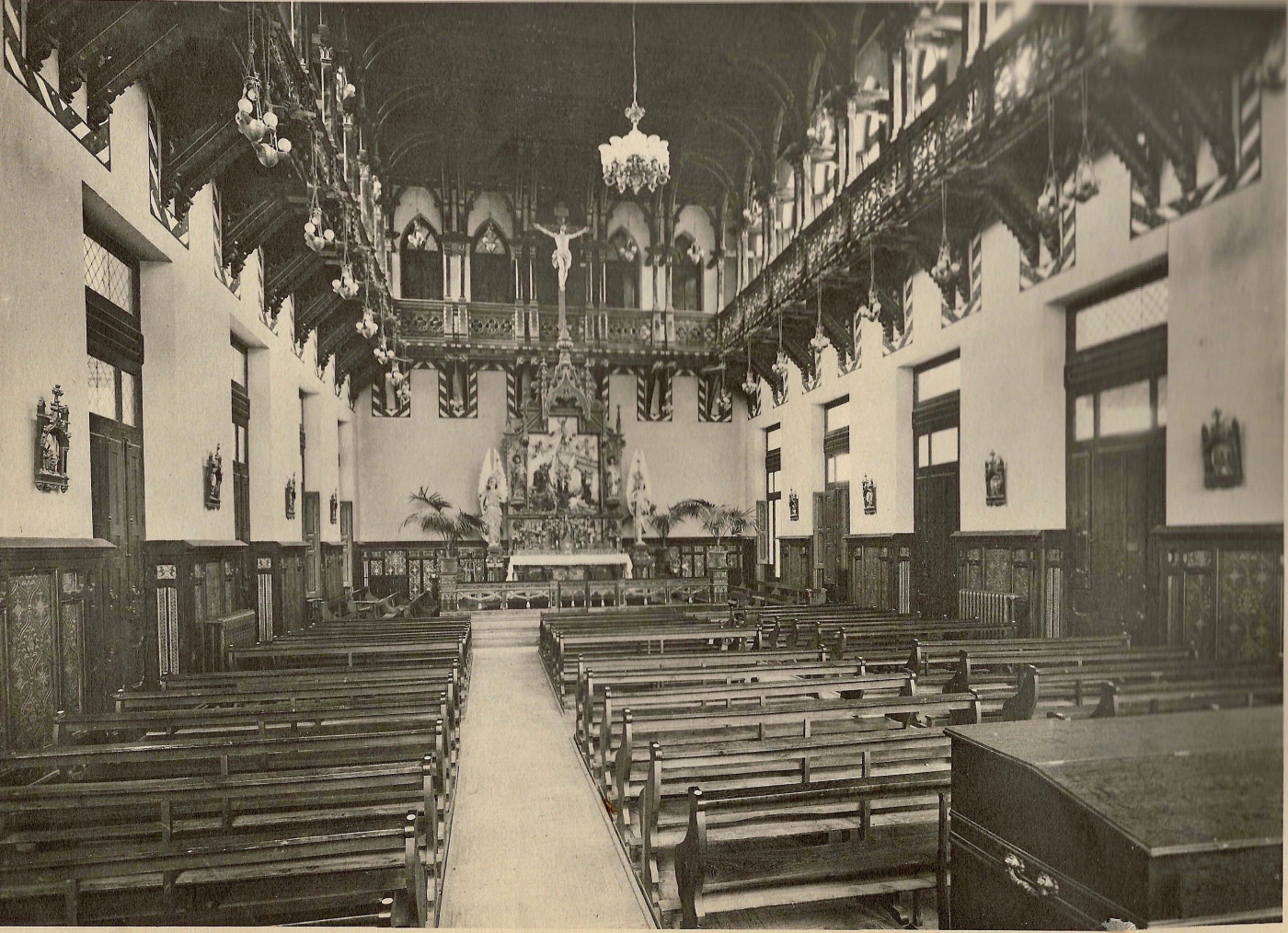 Vista de la capilla de 2ª Enseñanza en 1923.
